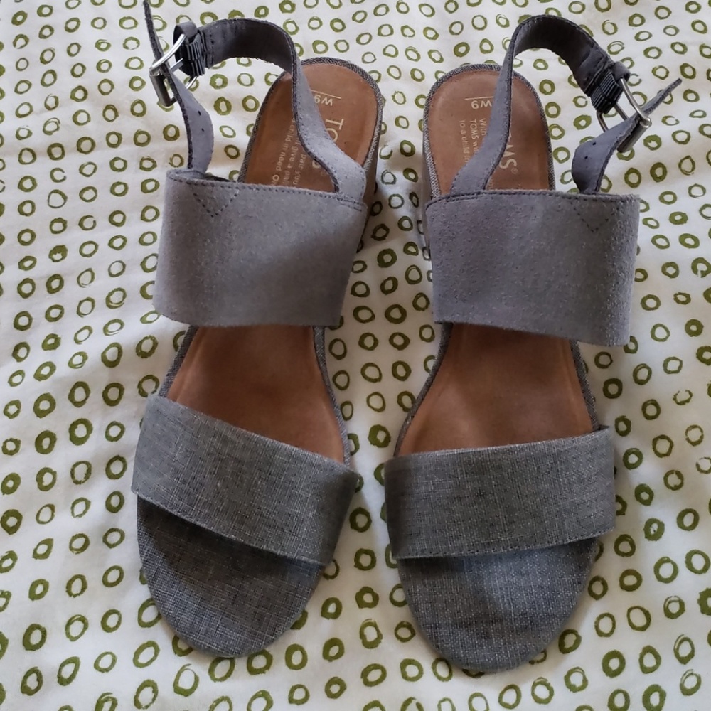 Toms shoes